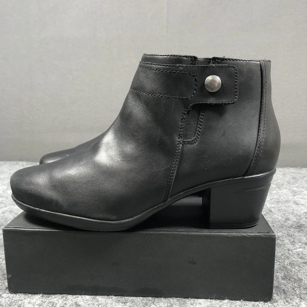 Clarks brand line